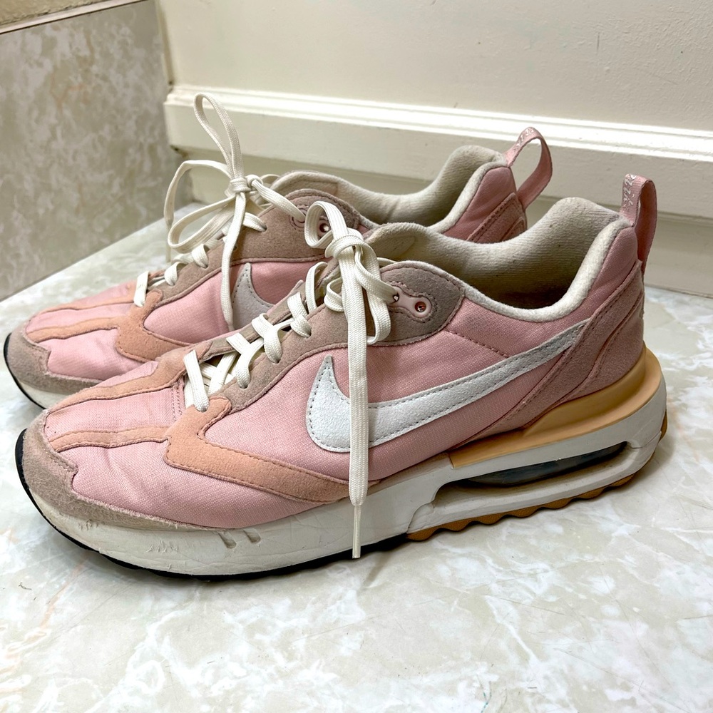 Nike Air Max Dawn Pink Oxford 9.5 women’s 9 1/2 sneaker running shoe